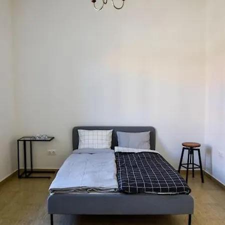 Parókia és Coworking A Balaton Mellett Apartamento *